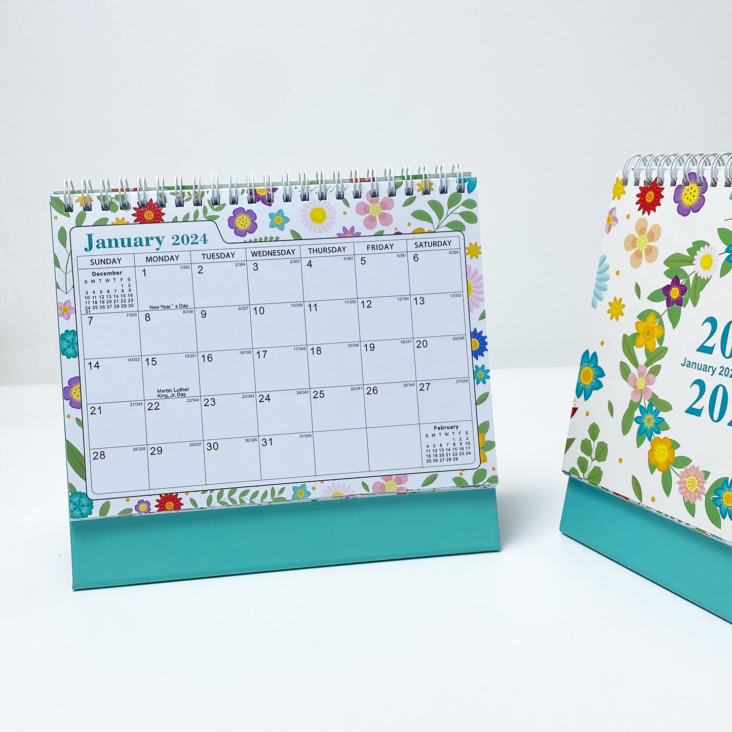 2024 English Creative Simple Desk Calendar